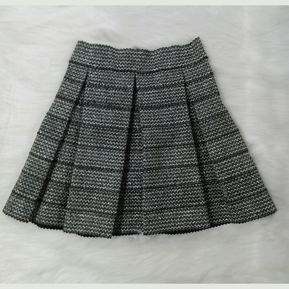Romeo & Juliet Black Silver Metallic Pleated Skirt